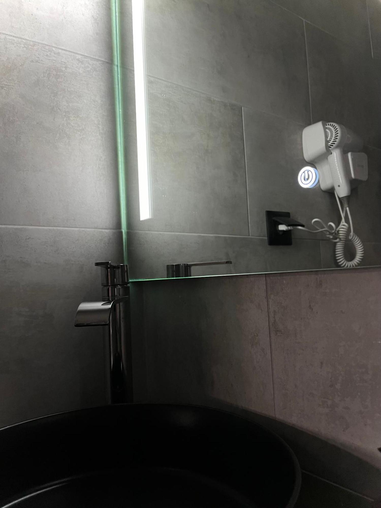 Joannas Airport Luxury Rooms อาร์เตมีดา ภายนอก รูปภาพ
